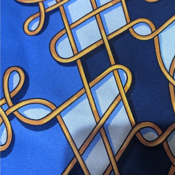 Hermes Carre 90 scarf - Picture 3 of 6